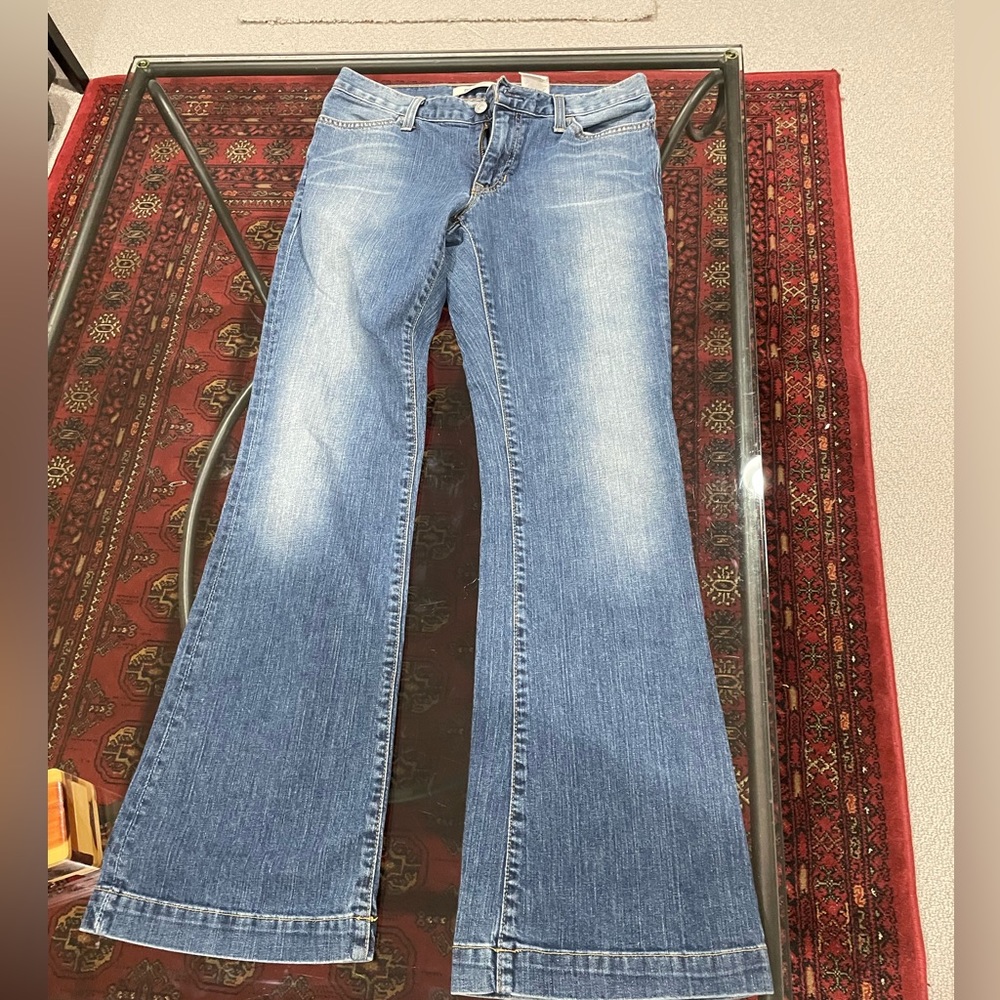 Vintage Gap Long&Lean (Size6) Flare leg A little darker fade in person.